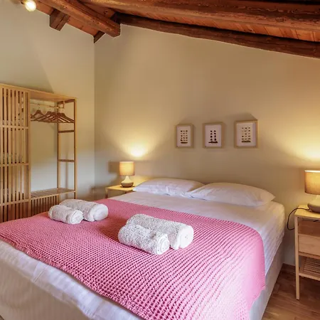 Villa Oros Strinilas